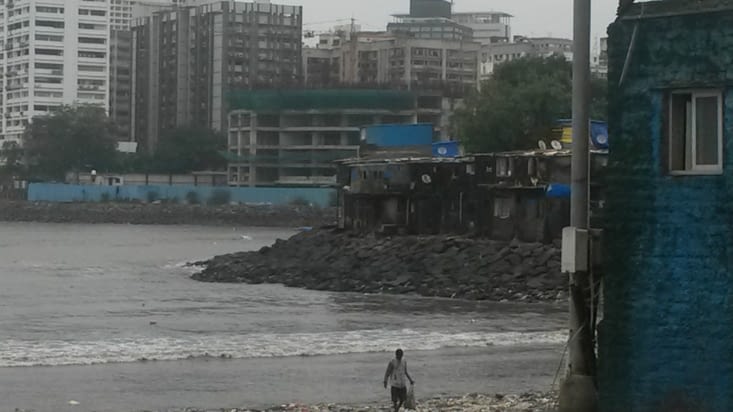 Les maisons des pêcheurs (sur la droite)