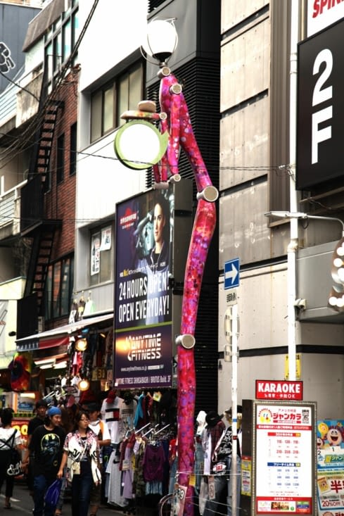 Un des nombreux lampadaires du quartier