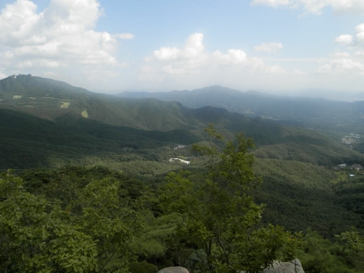 Nous pouvons voir Dongwahsa au loin