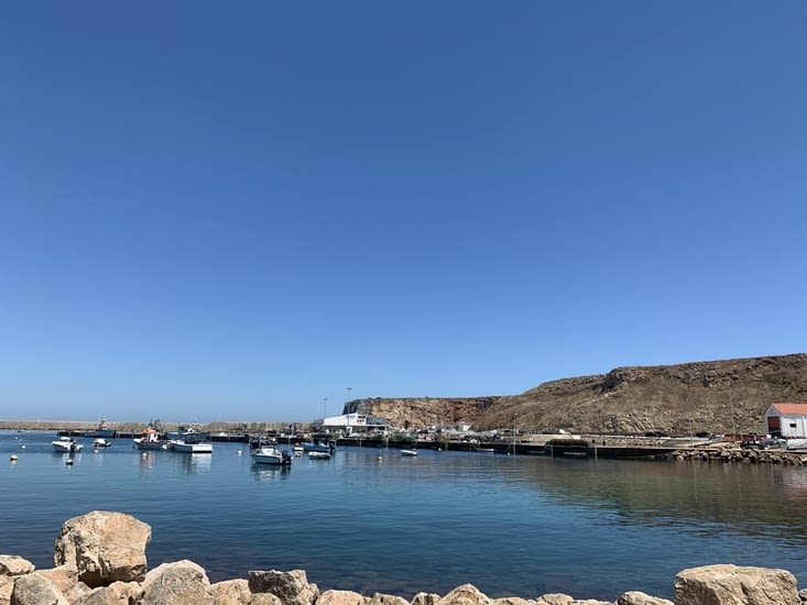 ´Arrivée au mouillage de Baleeira.