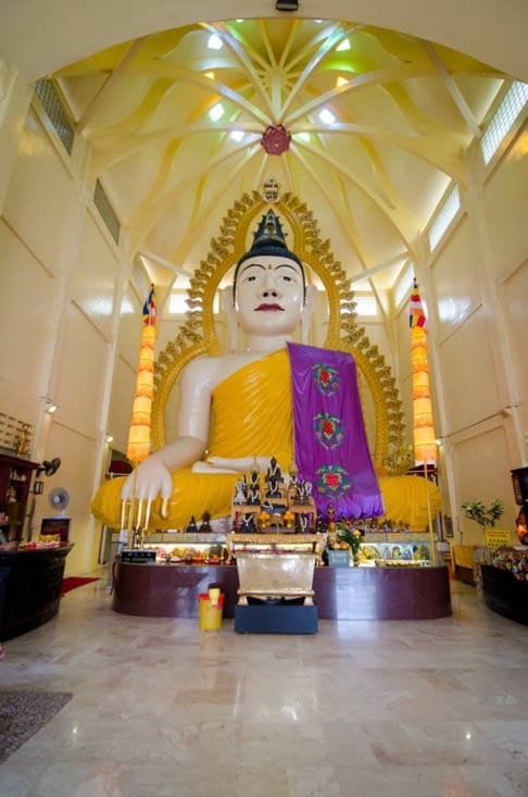 Un autre temple bouddhiste, avec un buddha de pas moins de 15m et 3 tonnes