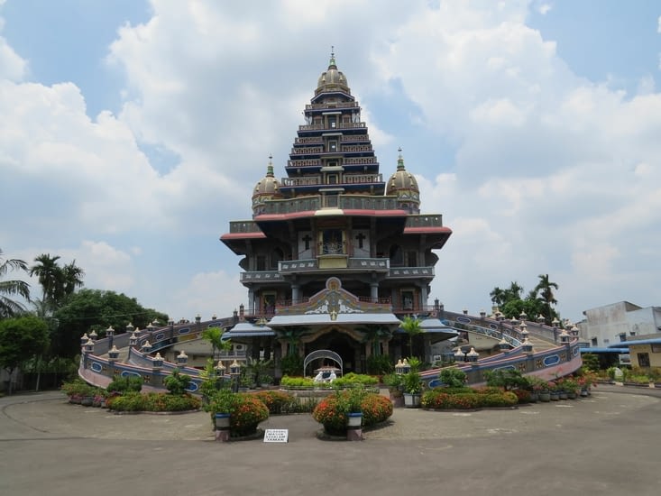 Devinette quelle est cette  construction ?