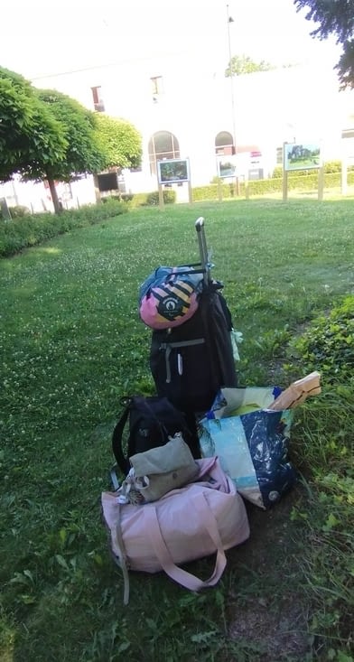 Et voilà c'est le départ ! Qui a dit que je ne voyageais pas léger 😬