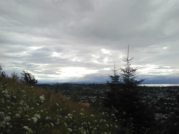 Vue d'avoir côté de la grimpe