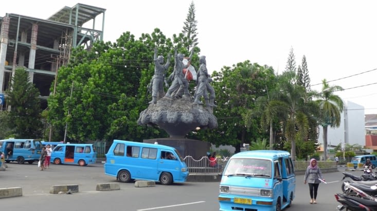 Statue à un carrefour de Manado
