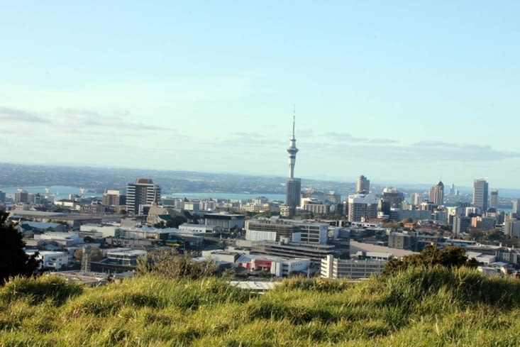 Sky Tower d'Auckland vue depuis le Mont Eden