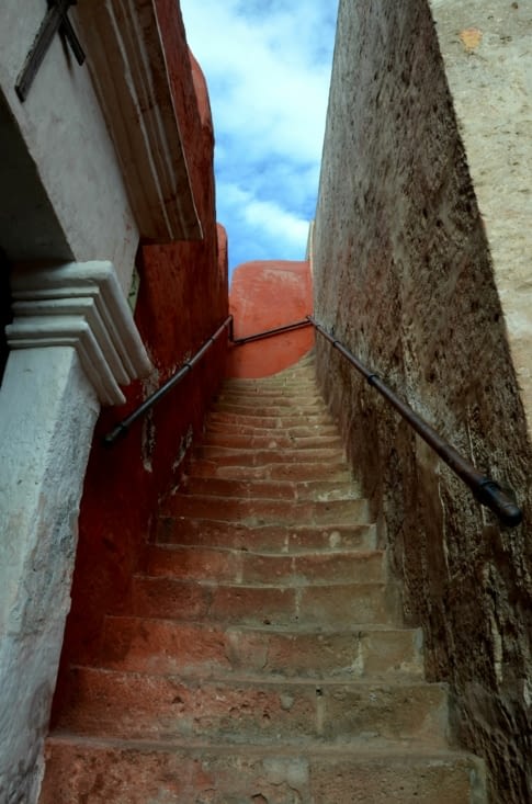 Escalier menant à une terrasse