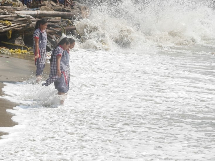 Promenade le long du rivage de Mahatma Gandhi Beach
