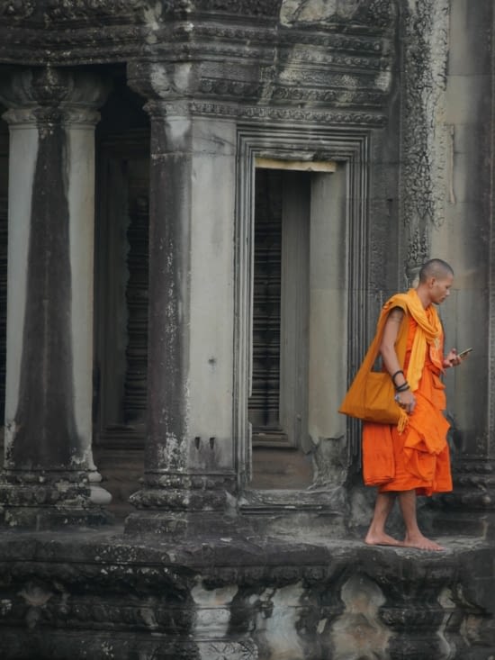 Un moine dans Angkor wat