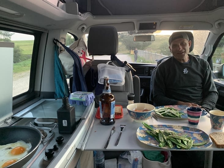 Bon il fait frisquet à 1400m le soir donc dîner dedans !