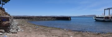 Concours de ricochet sur le lac Titicaca