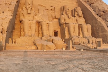 Jour 5 :Abou simbel ,temple de Kalabsha ,kiosque de kertassi,temple de Beit el wali, tour en bateau dans des réserves naturelles et village nubien  
