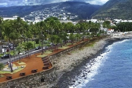 Promenade sur le front de mer à Saint-Denis
