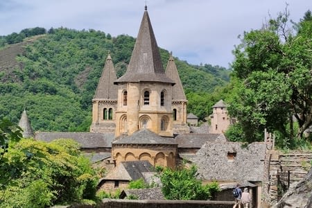 ARRIVÉE À CONQUES