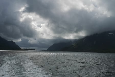 18ėme jour: Deuxième journée à Svolvaer. Mini-croisière au Trollfjord