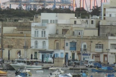 Tour d'autobus de MALTA