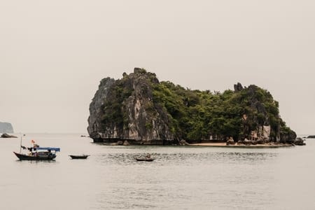 Croisière de deux jours dans la baie de Lan Ah
