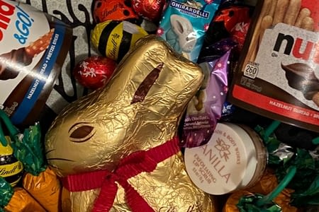 Discover the host family and easter egg !