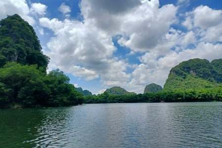 J 15 la Baie d'Halong terrestre