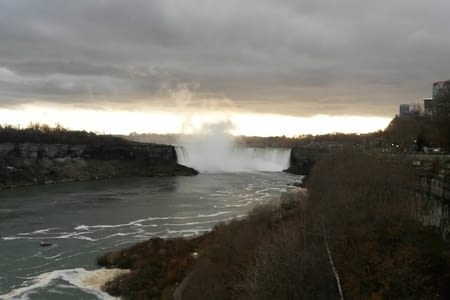 Les chutes du Niagara, Ontario