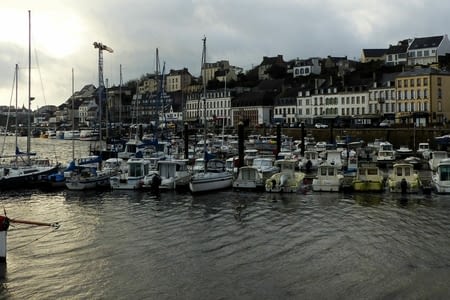 Audierne : terre d'accueil pour des chevaliers pélagiens
