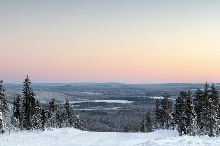 Découvrir la Laponie : Les incontournables d'un séjour féerique dans le grand nord