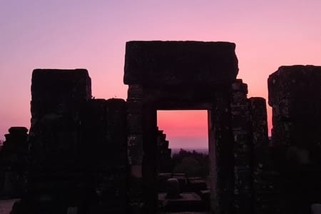Lever de soleil sur les temples, le mythique Angkor Wat