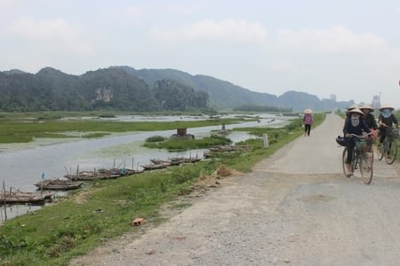 Rizières et montagnes karstiques : Ninh Binh photogénique