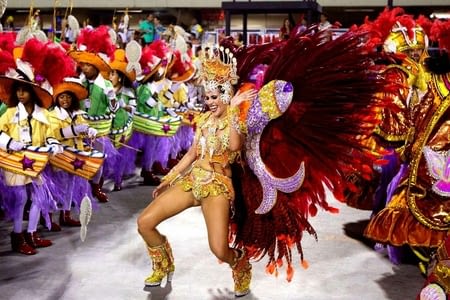 Le Carnaval de Rio nous tend les bras !