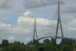 Ponto de Normadio. - Le Pont de Normandie.