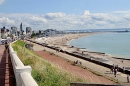 La plaĝo en Havro (Le Havre).