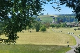 Le clocher si typique de nos souvenirs....
