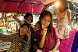 les futurs chauffeurs de tuk-tuk