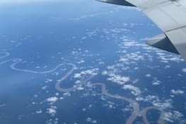 La forêt amazonienne vue du ciel (on pense)