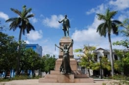 Parque de la libertad et sa statue de Jose Marti