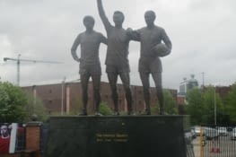 La statue des joueurs sur l'esplanade