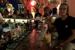 Le traditionnel verre d’arrivée