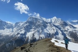 Pause circuit principale pour un jour, direction un point de vue sur le Ice lake. 4800m. Journée acclimatation avant de redescendre.