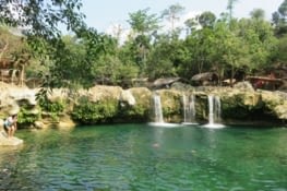 La, c'est une cascade plus connue. N'empeche, ca fait du bien de faire trempette