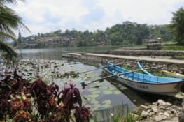 Oui, c'est la vue de notre chambre.