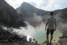 Bon, ca sent le souffre.