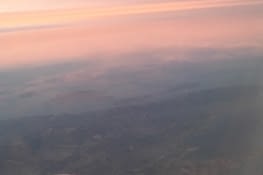 Le coucher de soleil depuis l'avion