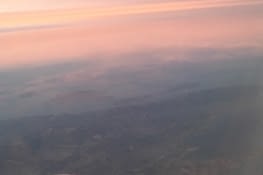 Le coucher de soleil depuis l'avion