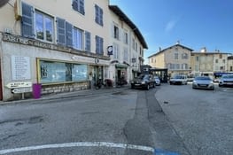 Poncin . La baguette et la bise de Jean Claude