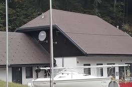 Au poste frontière slovène, on peut acheter un voilier
