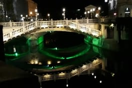 Ljubljana by night, son fameux triple pont