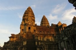 Zoom sur une des trois tour d'Angkor Wat