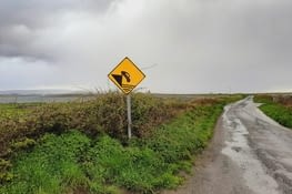 Le bout du monde est là... avec des panneaux qui ont un certain charme 😊