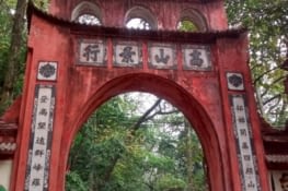 Entrée des temples des rois Hung