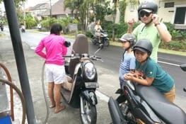 Petites stations d'essence de rue